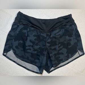 TREIGN Women's Arena Shorts Black Camo Print Size Medium 4 in